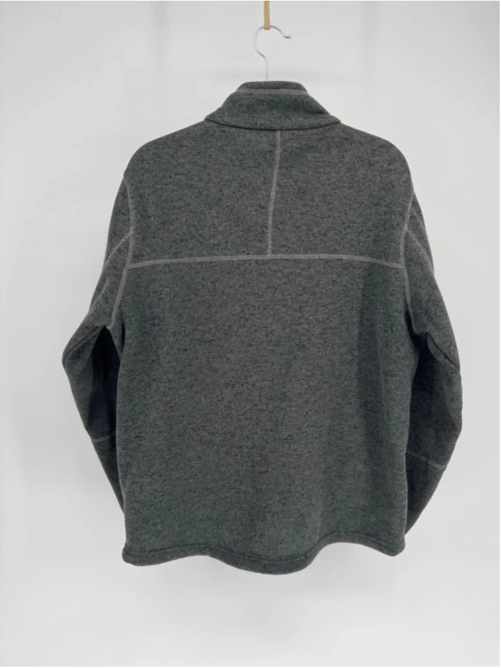Avalanche Men’s Gray Zip Up Sweater Large